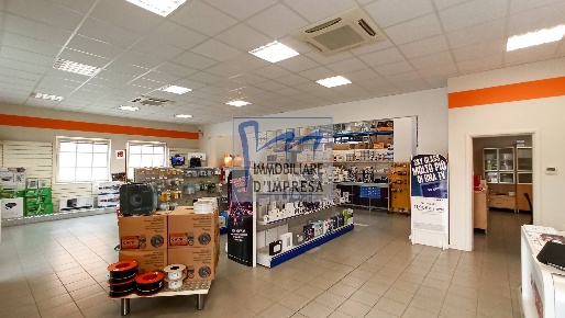 Foto Locale commerciale in via quintino sella, Parma Pablo - Prati Bocchi