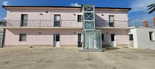 Foto Ufficio in contrada camporeale, Ariano Irpino di 250 m² con 12 locali
