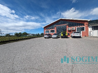 Foto Locale commerciale in VIA MONZA, Gorgonzola di 650 m² con 1 locali