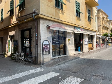 Foto Bar in PIAZZA VITTORIO VENETO, Lavagna Centro di 45 m² con 2 locali