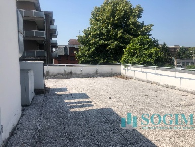 Foto Ufficio in viale toselli, Legnano Piscina, Parco Castello di 330 m²
