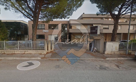 Foto Laboratorio in VIA ROSSETTI, Tolentino Centro di 1400 m² in affitto