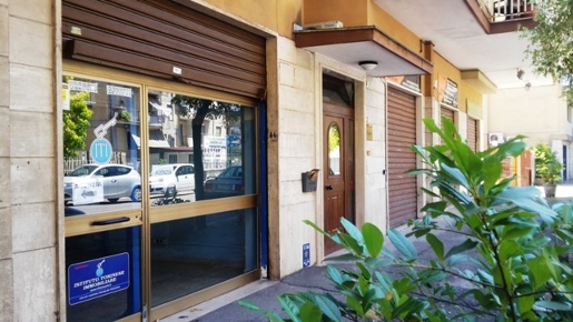 Foto Negozio in VIA GIACOMO LEOPARDI, Cassino Centro di 40 m² con 2 locali