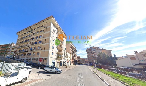 Foto Locale commerciale in Via IV Novembre, Campobasso Via XXIV Maggio, CEP