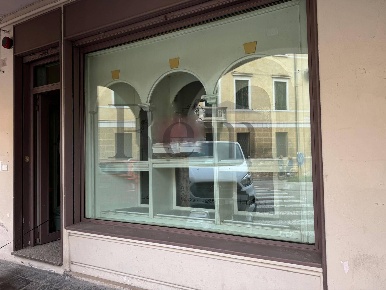 Foto Negozio in Borgo Cavour, Treviso Sant'Agnese di 35 m² con 3 locali