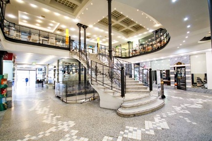 Foto Negozio in via xx settembre, Bergamo Centro di 140 m² con 1 locali