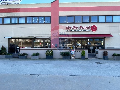Foto Locale commerciale in Via Ancona, Jesi Via Ancona di 330 m² in affitto