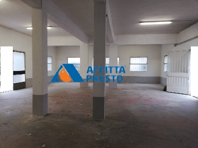 Foto Attività commerciale a Certaldo di 206 m² con 4 locali in affitto