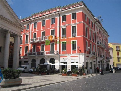 Foto Ufficio in Piazza Prefettura, Campobasso Centro Storico di 60 m²