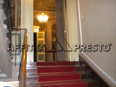 Foto Attività commerciale a Forlì Centro Storico di 600 m² con 10 locali