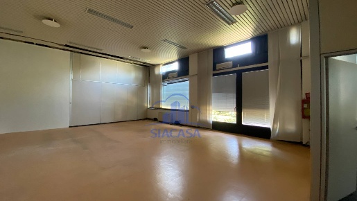 Foto Ufficio a Inzago Centro di 220 m² con 1 locali in affitto