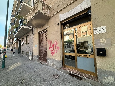 Foto Attività commerciale in Via Gianfrancesco Re, Torino Parella di 63 m²