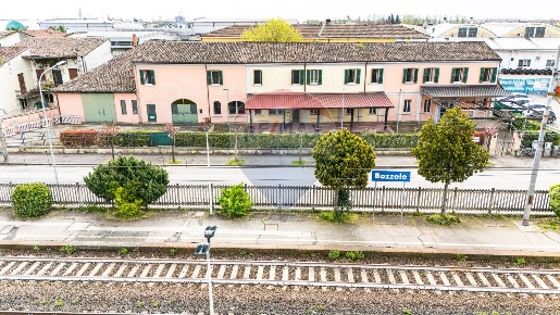 Foto Hotel in VIA NAPOLEONE CAIX, Bozzolo di 636 m² con 18 locali
