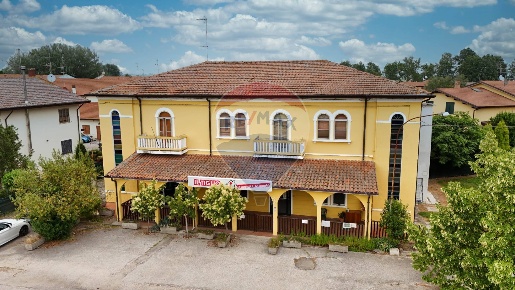 Foto Residence in Via Roma, Jolanda di Savoia Centro di 900 m² in vendita