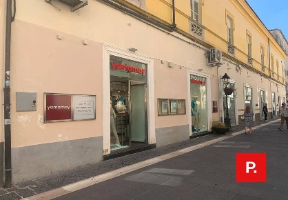 Foto Locale commerciale in via Mazzini, Caserta Corso Trieste di 40 m²