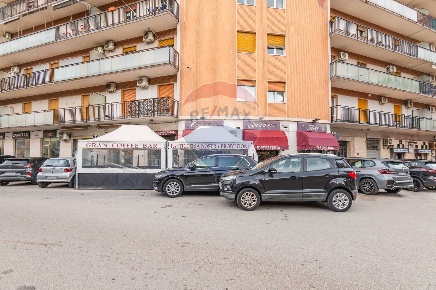 Foto Attività commerciale in via filisto, Siracusa Tica - Zecchino