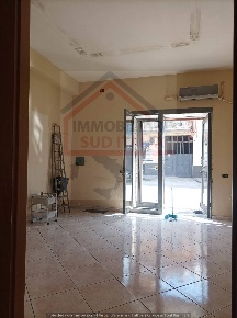 Foto Negozio in via campana, Qualiano di 40 m² con 2 locali in affitto