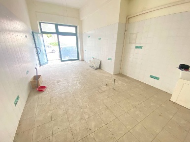Foto Locale commerciale in VIA CAMPO SPORTIVO, Fabriano Centro di 29 m²