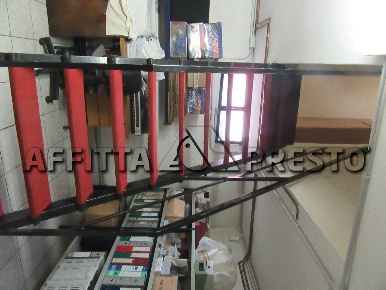 Foto Attività commerciale a Forlì Ronco di 215 m² con 2 locali in affitto