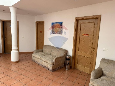 Foto Ufficio in Via Emanuele Gianturco, Napoli Zona Industriale - Marina