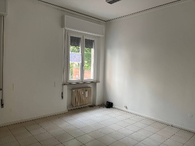 Foto Ufficio in Contrada Della Rosa, Ferrara Centro Storico di 110 m²