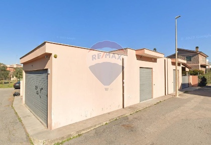 Foto Locale commerciale in Via Giovanni Didone', Roma Dragona di 90 m²