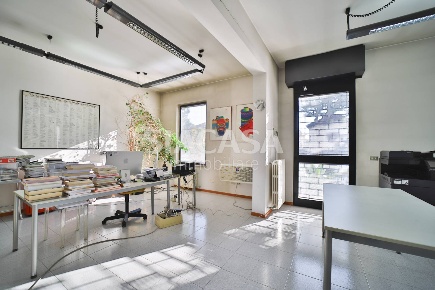 Foto Ufficio in Trezzo sull'Adda, Trezzo sull'Adda di 74 m² con 2 locali