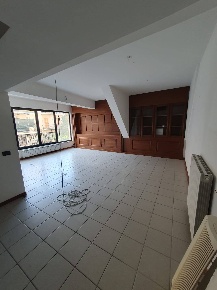 Foto Ufficio in via scarselli, Teramo Centro di 133 m² con 3 locali