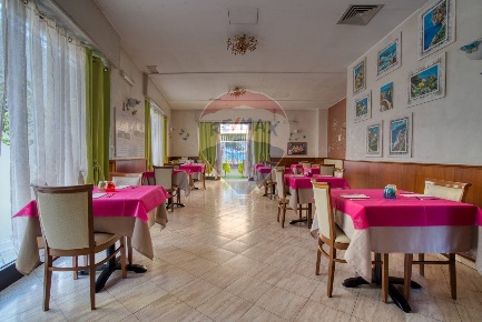 Foto Hotel in Via Nizzolina, Castellanza di 151 m² in vendita