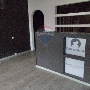 Foto Locale commerciale in via vittorio veneto, Bonate Sotto di 35 m²