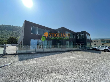 Foto Locale commerciale Monteroduni Nuova Area Industriale Spinete