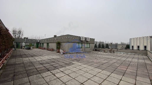 Foto Ufficio a Melzo di 150 m² con 1 locali in affitto