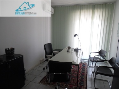 Foto Ufficio in via G. leopardi, Grottammare Centro di 175 m² con 8 locali