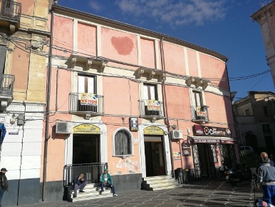 Foto Negozio a Paternò di 240 m² con 1 locali in vendita