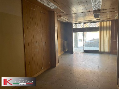 Foto Locale commerciale in Corso Delio Verna, Verolengo Centro di 30 m²