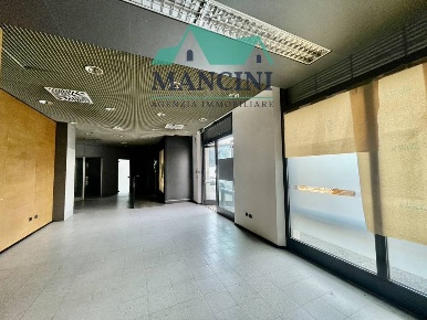 Foto Attività commerciale in vittoria, Jesi Via Gramsci di 134 m²