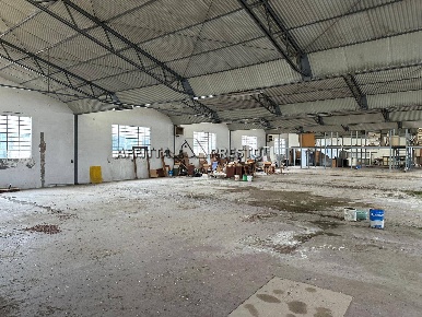 Foto Attività commerciale a Forlì Cava di 3800 m² con 1 locali in affitto