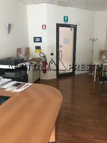 Foto Ufficio a Livorno di 130 m² con 5 locali in affitto