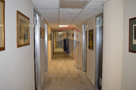 Foto Ufficio a Perugia Madonna Alta - Prepo di 360 m² con 15 locali