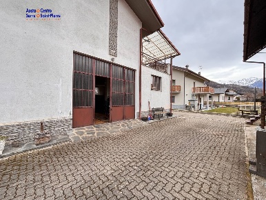 Foto Magazzino in Frazione Clos Savin, Aymavilles Centro di 106 m²