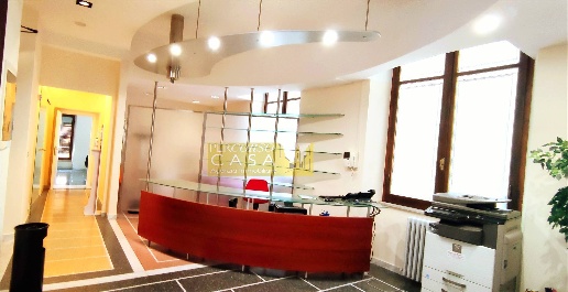 Foto Ufficio in PIAZZA MARTIRI DELLA LIBERTA', Teramo Centro di 120 m²