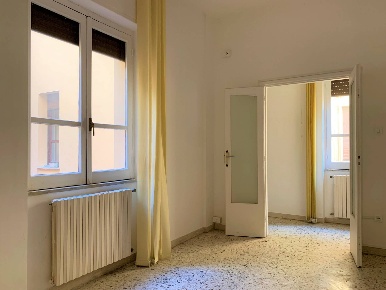 Foto Ufficio in via Minniti Ippolito, Catanzaro Centro Storico di 65 m²