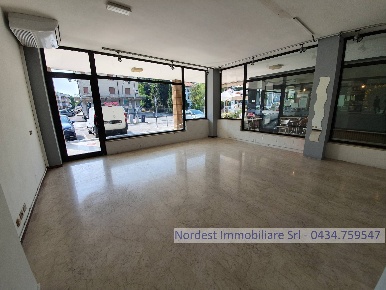 Foto Negozio a Pasiano di Pordenone Pasiano di 120 m² in affitto