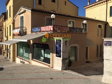 Foto Locale commerciale in Piazza Andrea D'isernia, Campobasso Semicentro