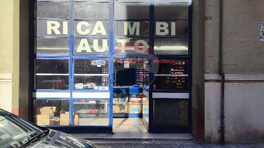 Foto Magazzino in Via Napoli, Bari Libertà di 171 m² in vendita