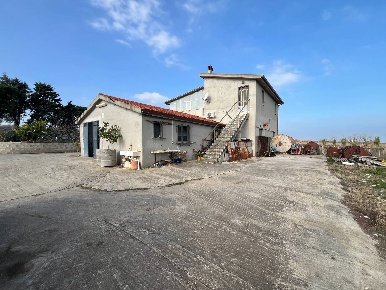 Foto Agriturismo in CONTRADA MOTTAGROSSA, Vasto di 260 m² in vendita
