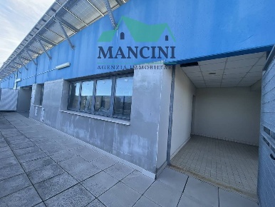 Foto Locale commerciale in GALLODORO, Jesi Gallodoro - Prato di 100 m²