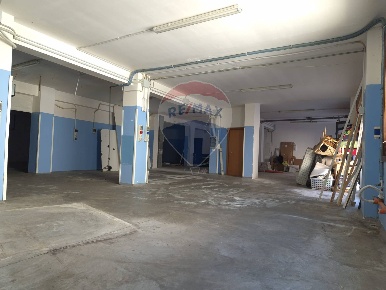 Foto Attività commerciale in via Bartolomeo Colleoni, Ragusa di 438 m²