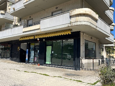 Foto Locale commerciale in CORSO EUROPA, Vasto di 70 m² con 1 locali
