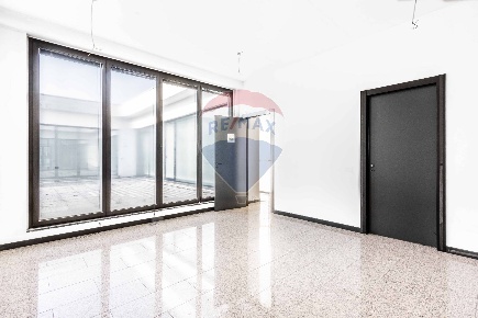 Foto Ufficio in via Toselli, Legnano Piscina, Parco Castello di 300 m²